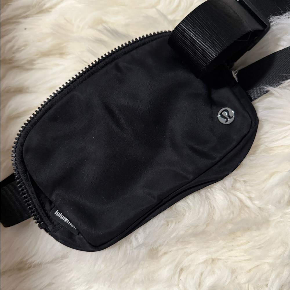 Lululemon bag